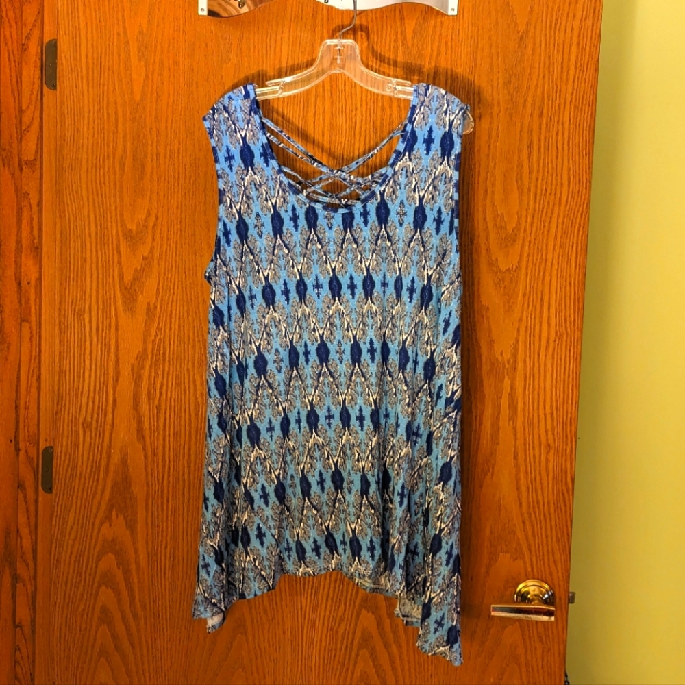 3/$30 NWOT Isela Woman Sleeveless Tank